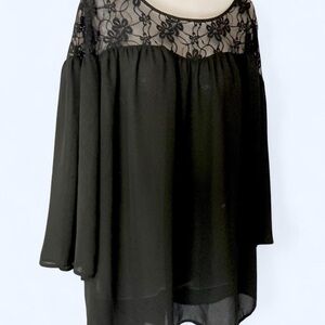 Worthington Black lace top with bell sleeves 1X